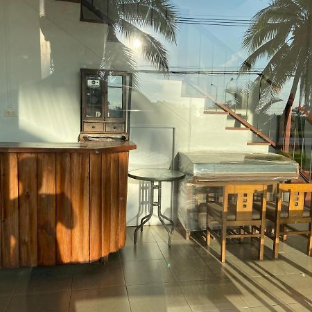 Express Urt Apartment Сурат Тхани Екстериор снимка