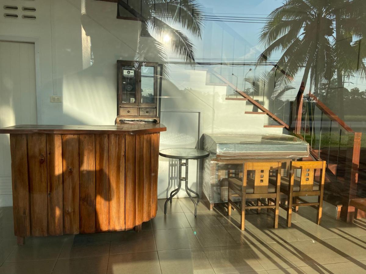 Express Urt Apartment Сурат Тхани Екстериор снимка
