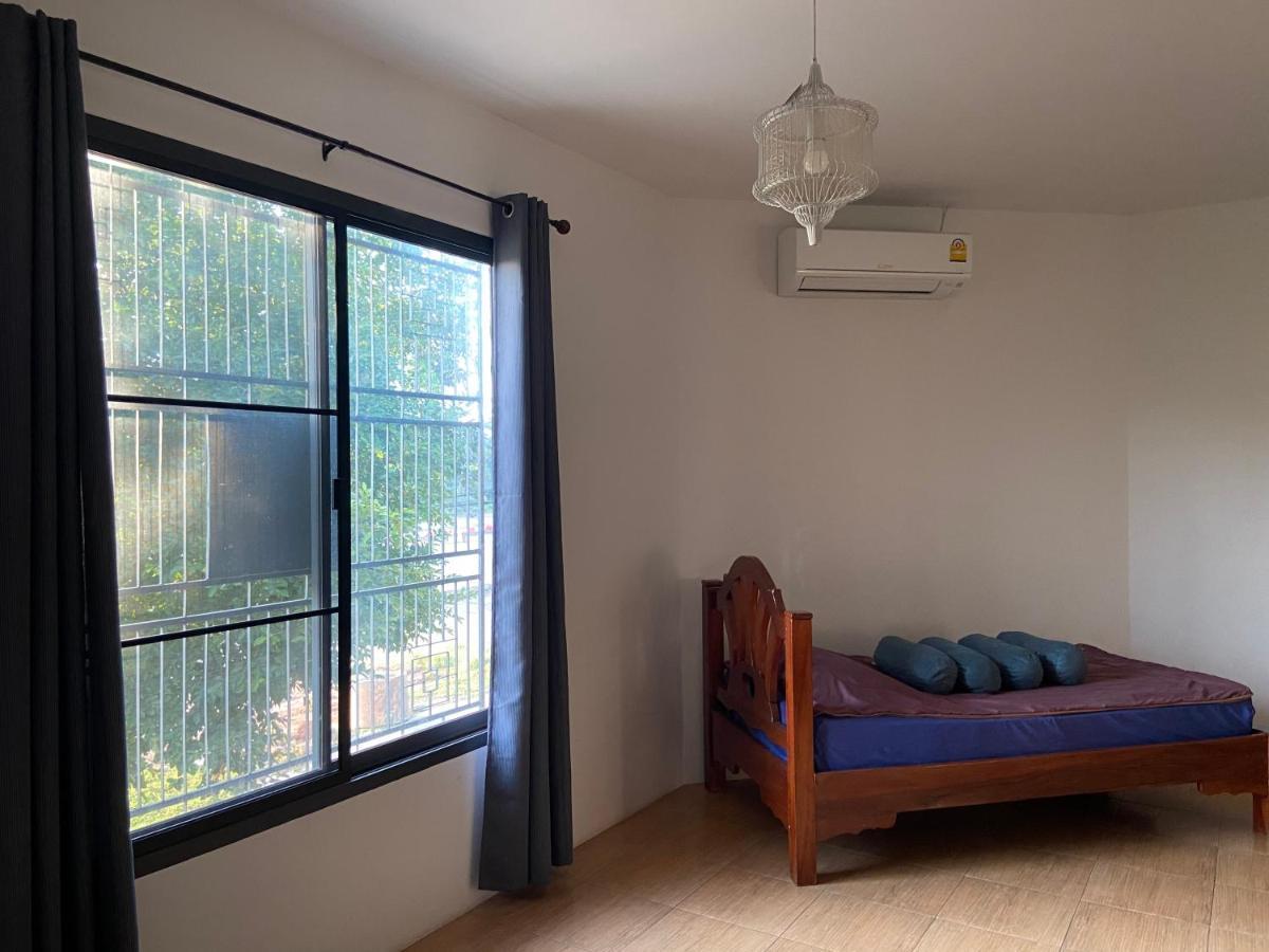 Express Urt Apartment Сурат Тхани Екстериор снимка