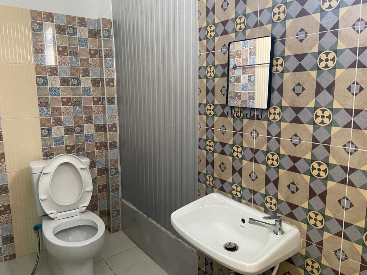 Express Urt Apartment Сурат Тхани Екстериор снимка