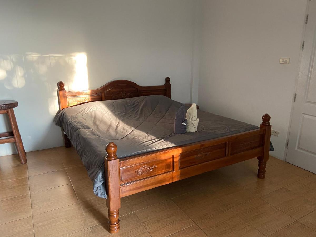 Express Urt Apartment Сурат Тхани Екстериор снимка